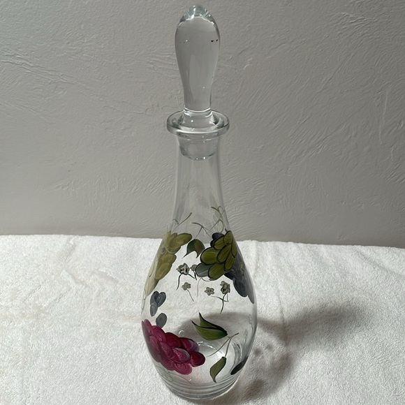 Home Essentials Decanter and Three Wine Glasses - Picture 2 of 9